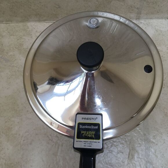 PRESTO STAINLESS STEEL 4 QUART PRESSURE COOKER - Picture 7 of 9